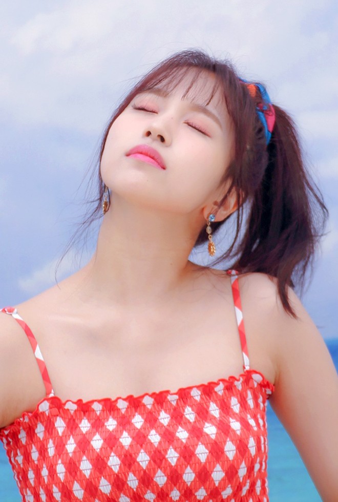 Ai rồi cũng kh&aacute;c, TWICE lột x&aacute;c từ ng&acirc;y thơ sang sexy bỏng mắt dưới nắng h&egrave; - Ảnh 8.