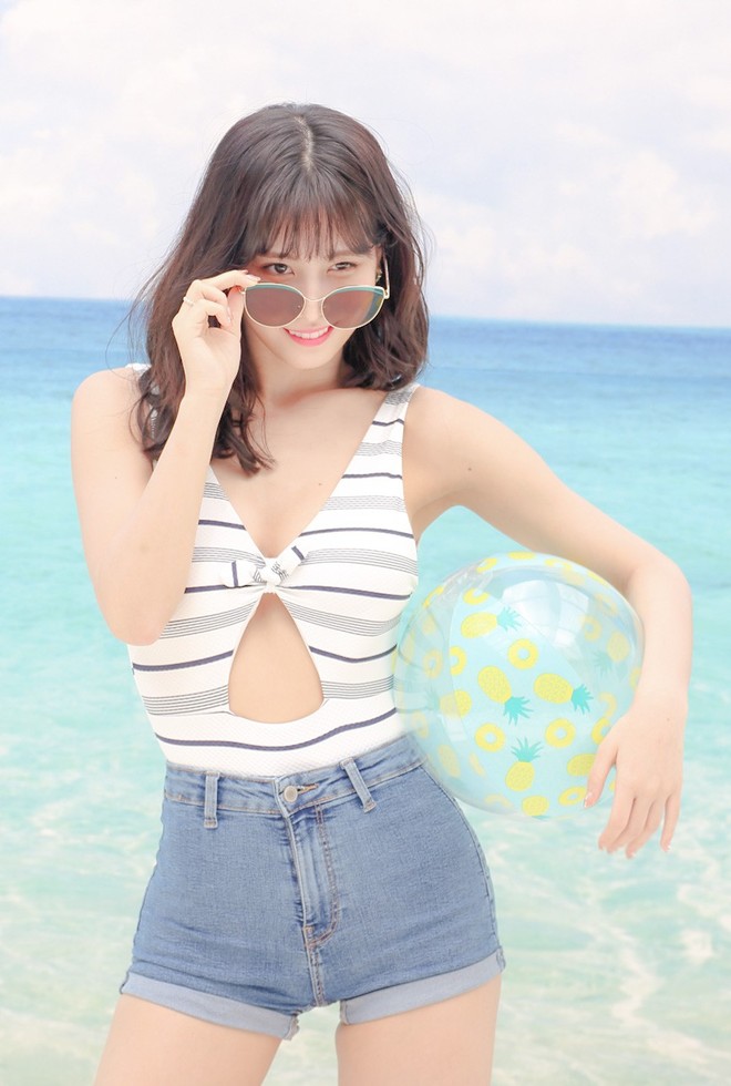 Ai rồi cũng kh&aacute;c, TWICE lột x&aacute;c từ ng&acirc;y thơ sang sexy bỏng mắt dưới nắng h&egrave; - Ảnh 3.