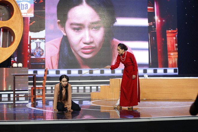 Việt Trinh bật khóc trên truyền hình khi nhớ lại thời gian bị ức hiếp bắt bỏ nghề - Ảnh 4.