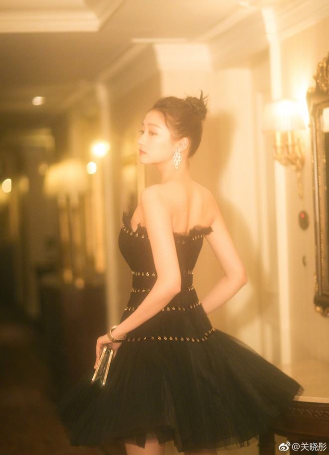 Không cần photoshop, bạn gái Luhan đẹp không tì vết bất chấp cả camera thường - Ảnh 3.