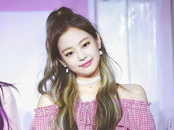 Khác hẳn các mỹ nhân Vline, Jennie (Black Pink) mặt tròn như bánh bao nhưng vẫn đẹp xuất sắc nhờ bí quyết này - Ảnh 4.