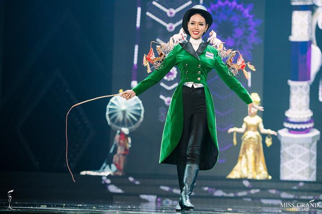 Miss Grand Thái 2018: được ăn cả, ngã vẫn ăn điểm khi mà các thí sinh toàn mặc đồ lồng lộn thế này - Ảnh 7.