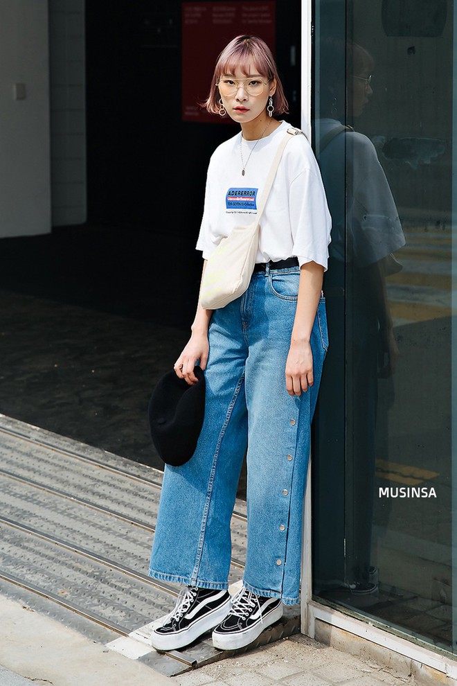 Street style giới trẻ Hàn: vẫn đơn giản mà đẹp ngất như thường lệ nhưng còn có những ca cực độc - Ảnh 1.