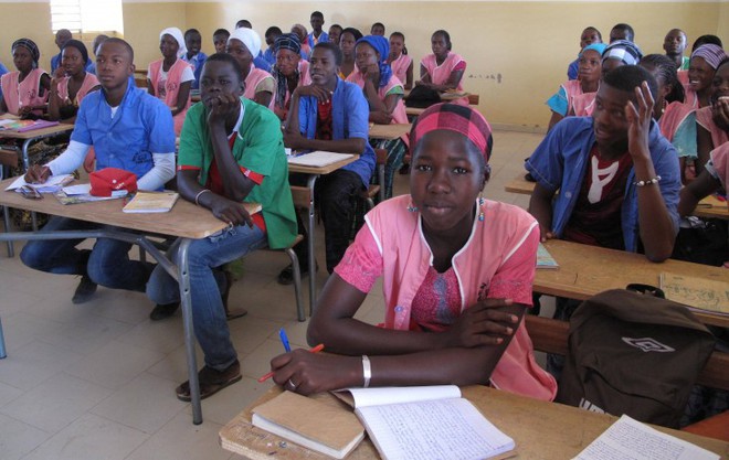 Gian lận thi cử, l&agrave;m lộ đề thi tr&ecirc;n mạng, h&agrave;ng loạt gi&aacute;o vi&ecirc;n v&agrave; học sinh ở Senegal bị bỏ t&ugrave; - Ảnh 1.