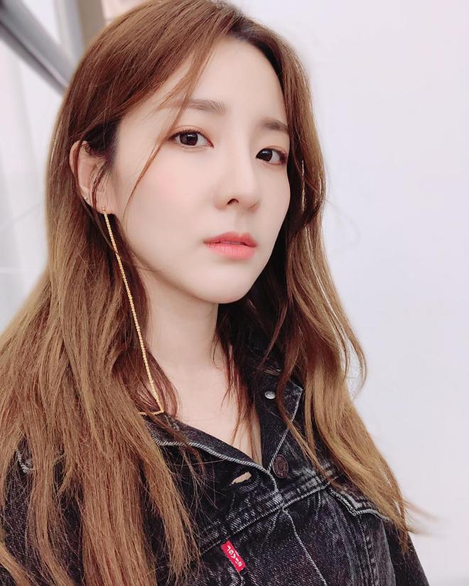 Kh&ocirc;ng ngờ người đẹp kh&ocirc;ng tuổi Dara U40 lại c&oacute; c&aacute;ch n&iacute;u giữ tuổi xu&acirc;n đơn giản đến vậy - Ảnh 6.