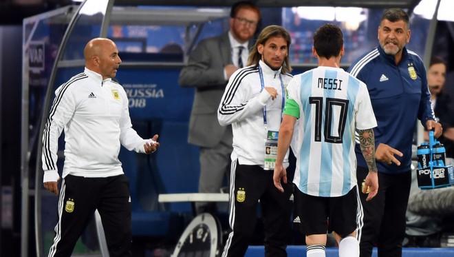 Lộ diện 2 cầu thủ Argentina bị Messi “vùi dập” ở World Cup 2018 - Ảnh 3.