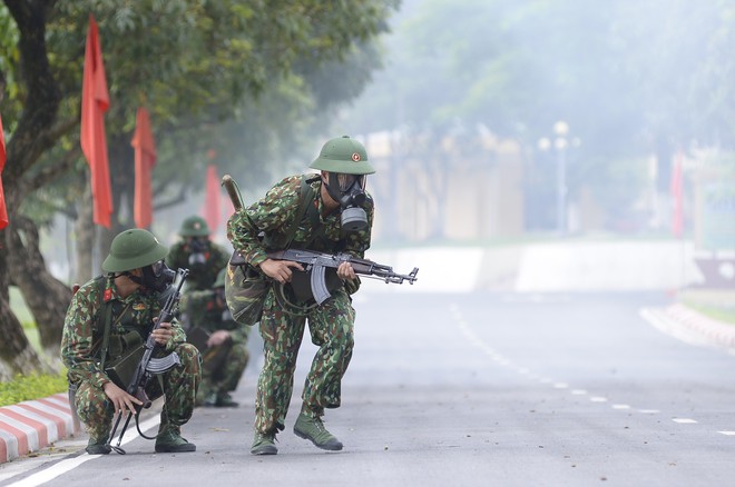 Sao nhập ngũ: Mr. Cần Trô Xuân Nghị liên tục đuối sức, thở không nổi vì thử thách quá nặng - Ảnh 18.