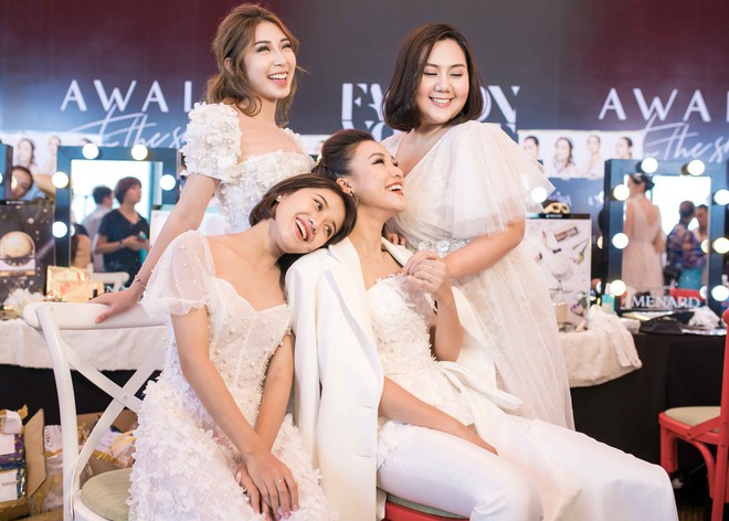 Chung Thanh Phong thực hiện trang phục cưới cho cặp đôi Duy Mạnh – Quỳnh  Anh chỉ trong 1 tuần - Tạp chí Đẹp