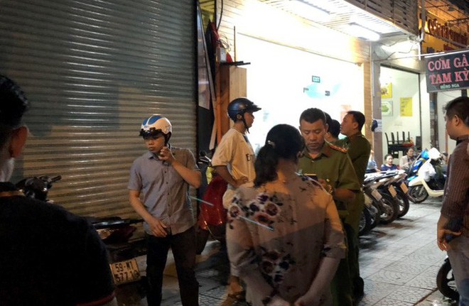 Nh&agrave; h&agrave;ng Phoenix sập cửa, cản trở đo&agrave;n kiểm tra - Ảnh 2.
