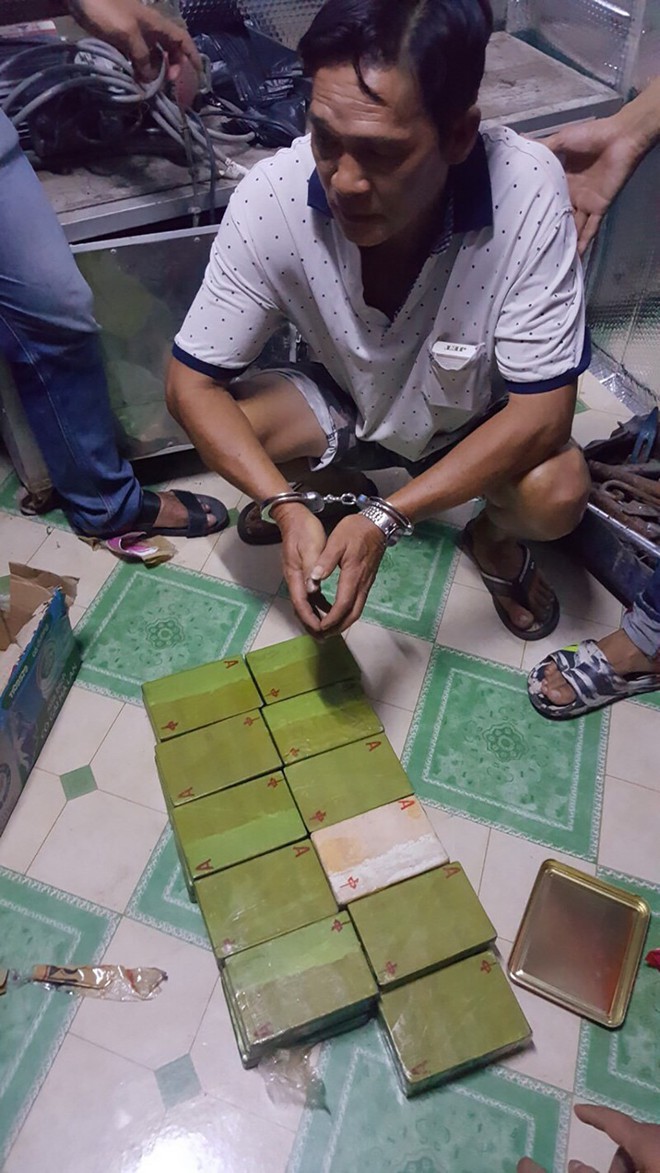 H&agrave;nh tr&igrave;nh theo dấu đường d&acirc;y heroin khủng nhất TP.HCM - Ảnh 3.