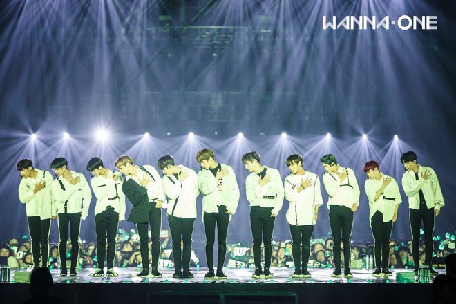 Nổi tiếng l&agrave; 3 fandom đ&aacute;nh đ&acirc;u thắng đ&oacute;, đ&acirc;y ch&iacute;nh l&agrave; những thế mạnh ri&ecirc;ng của fan BTS, EXO, Wanna One - Ảnh 3.