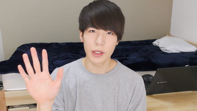 Chỉ là làm video reaction thôi mà, có nhất thiết phải đẹp trai như vậy không?  - Ảnh 6.