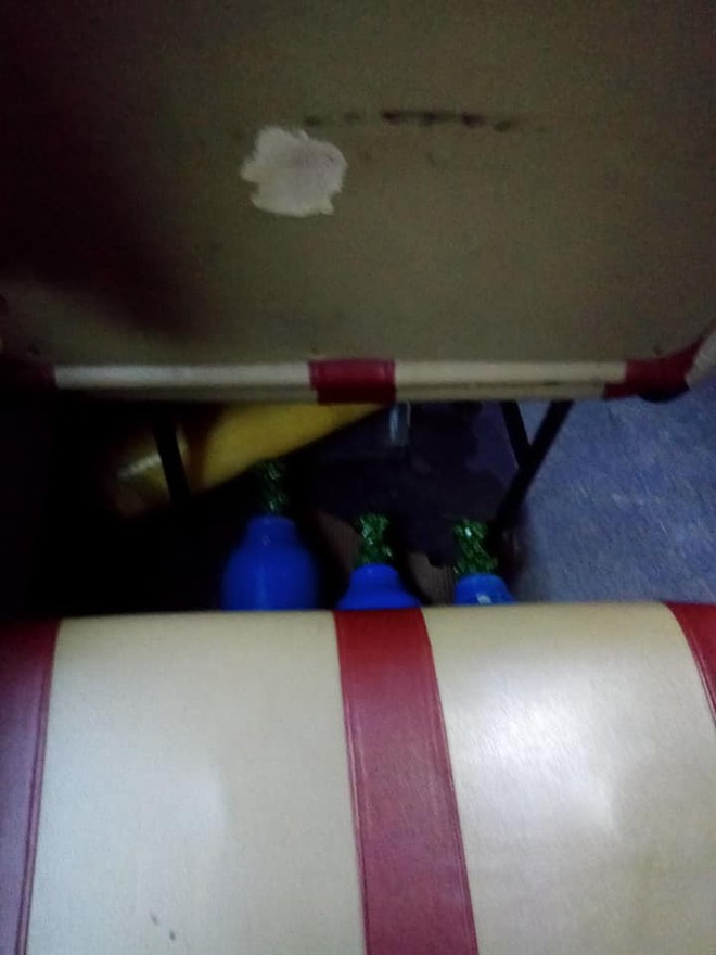 Cư dân mạng hoang mang khi nhìn thấy nhiều bình khí lạ được đặt ngay dưới ghế ngồi của xe bus - Ảnh 10.