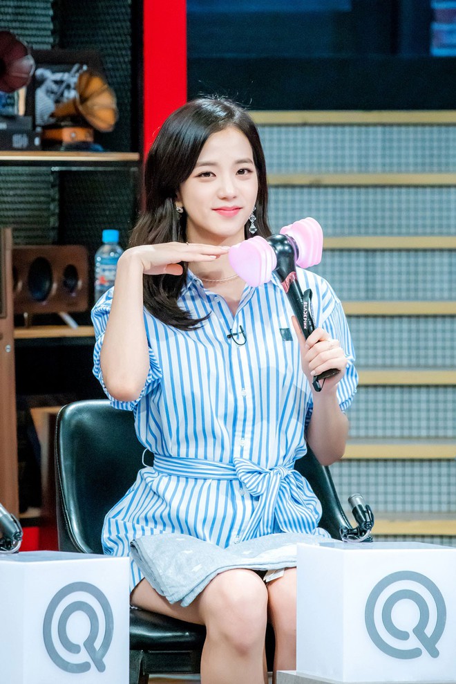 Jisoo (Black Pink) lỡ miệng công khai thả thính Idol nam khiến trường quay dậy sóng - Ảnh 1.