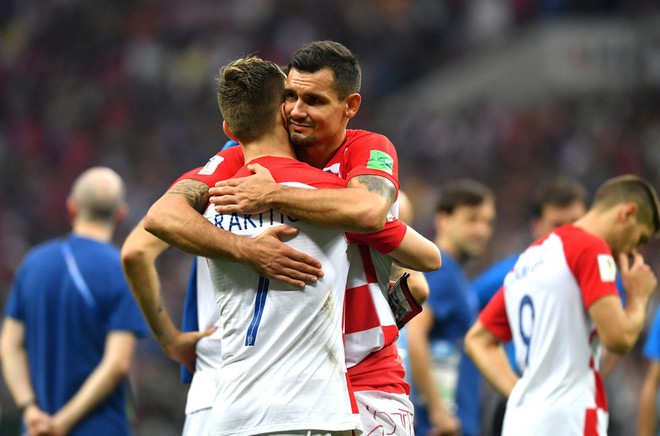 Cầu thủ Croatia rơi nước mắt cay đắng nhìn Pháp vô địch World Cup 2018 - Ảnh 6.
