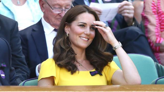 Mặc chiếc váy tone vàng rực rỡ, Kate Middleton được khen nức lời vì quá xinh đẹp và rạng rỡ - Ảnh 2.