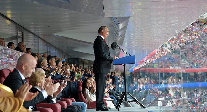 Tổng thống Putin hứa sẽ tặng tất cả CĐV đến Nga xem World Cup món quà đặc biệt - Ảnh 1.