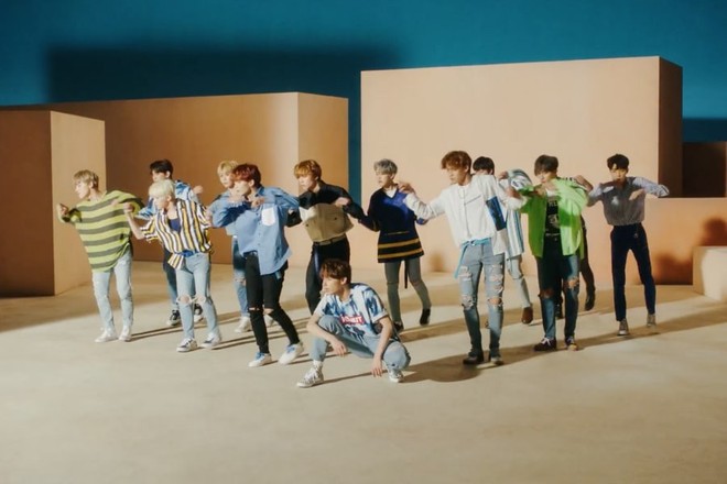 SEVENTEEN tràn đầy năng lượng trong MV gọi hè Oh My! - Ảnh 1.