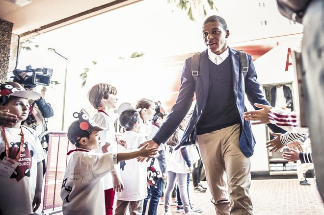 Kh&ocirc;ng chỉ l&agrave; người h&ugrave;ng s&acirc;n cỏ, Mbappe - tiền đạo si&ecirc;u sao của tuyển Ph&aacute;p c&ograve;n l&agrave; &ldquo;so&aacute;i ca &aacute;o trắng&rdquo; đ&iacute;ch thực - Ảnh 11.