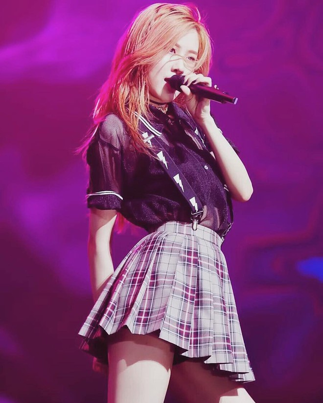 V&ograve;ng eo của bộ đ&ocirc;i mỹ nh&acirc;n Black Pink lại g&acirc;y b&atilde;o v&igrave; thon kh&oacute; tin, c&oacute; thể được xem l&agrave; nhỏ nhất Kpop - Ảnh 11.