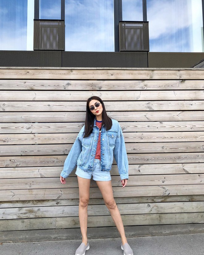 H&agrave; Tăng hồi teen xuất sắc với đồ jeans, Kh&aacute;nh Linh The Face khiến fan tưởng m&igrave;nh mặc v&aacute;y... ngược - Ảnh 1.