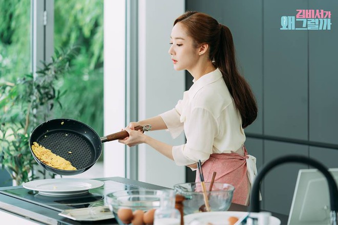 Hậu trường Thư Ký Kim: Phản ứng cực mặn của Park Seo Joon khi ăn món trứng của Park Min Young - Ảnh 18.