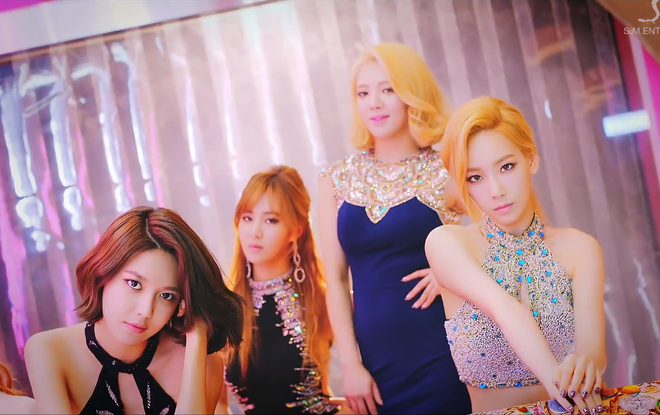 Ai m&agrave; ngờ bản demo v&agrave; loạt hit Kpop n&agrave;y lại kh&aacute;c nhau đến vậy, sốc nhất l&agrave; số 2 v&agrave; số 7! - Ảnh 22.