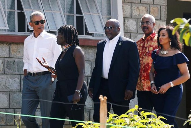 Ảnh: Cựu Tổng thống Mỹ Obama vui vẻ về thăm quê hương Kenya - Ảnh 2.