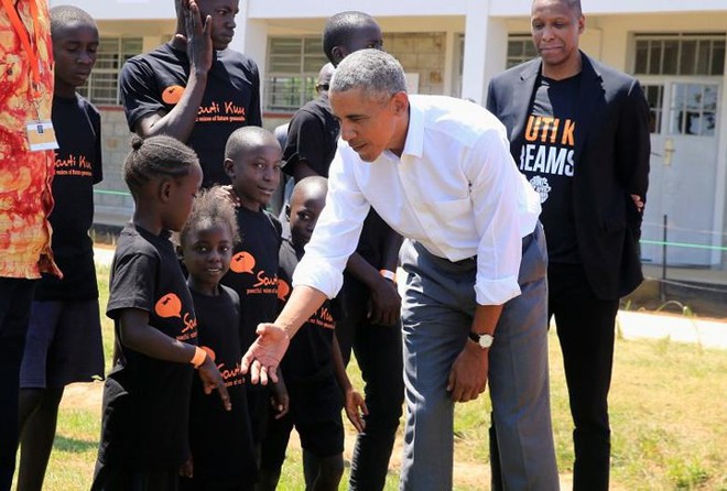 Ảnh: Cựu Tổng thống Mỹ Obama vui vẻ về thăm quê hương Kenya - Ảnh 3.