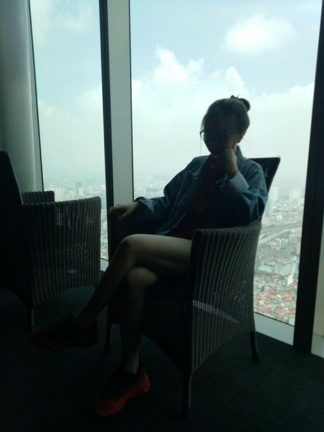 Nhờ người kh&aacute;c chụp ảnh gi&uacute;p ch&iacute;nh l&agrave; m&agrave;n đ&aacute;nh cược đậm t&iacute;nh h&ecirc;n xui nhất! - Ảnh 13.