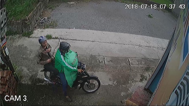 H&agrave; Nội: Cư d&acirc;n mạng truy t&igrave;m thanh ni&ecirc;n mặc &aacute;o GrabBike chở bạn đi trộm ch&oacute; nhiều lần - Ảnh 2.