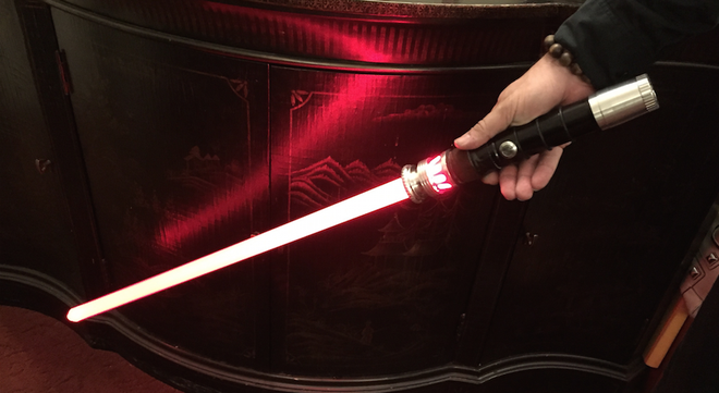 Kiếm ánh sáng Lightsaber trong Star Wars hoạt động thế nào, liệu có thể chế tạo trong thực tế được không? - Ảnh 4.