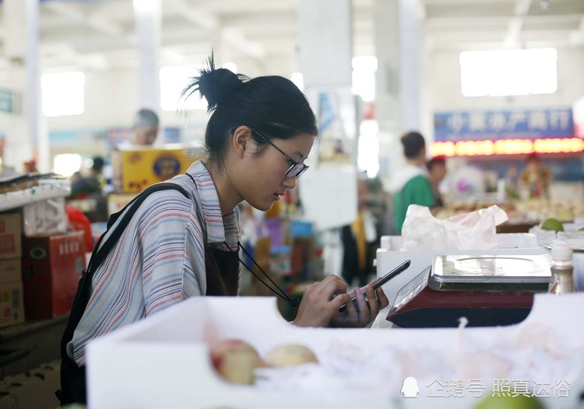 Vừa ôn thi đại học vừa bán trái cây ở chợ, cô bạn này kiếm hơn 100 triệu mỗi tháng khiến bao người ghen tỵ - Ảnh 7.