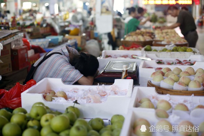 Vừa ôn thi đại học vừa bán trái cây ở chợ, cô bạn này kiếm hơn 100 triệu mỗi tháng khiến bao người ghen tỵ - Ảnh 10.