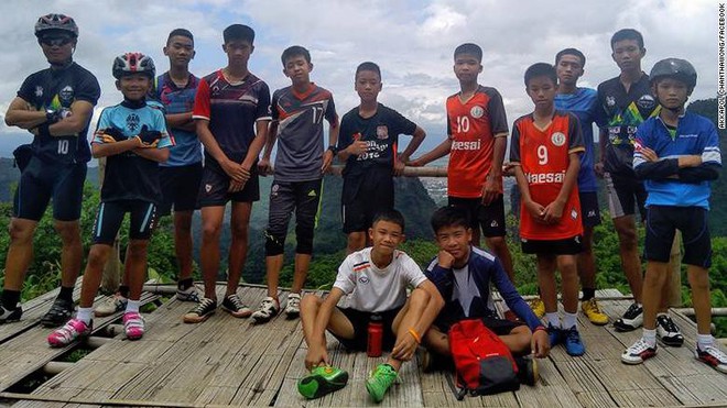 Nóng: Đã tìm thấy đội bóng Thái Lan mất tích, 12 đứa trẻ và huấn luyện viên đều sống sót đầy kỳ diệu - Ảnh 2.