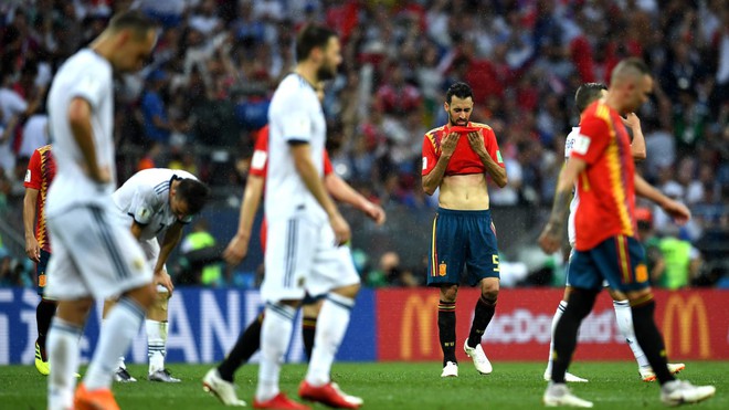 Dàn sao Tây Ban Nha sụp đổ, bật khóc tức tưởi sau khi chia tay World Cup 2018 - Ảnh 3.