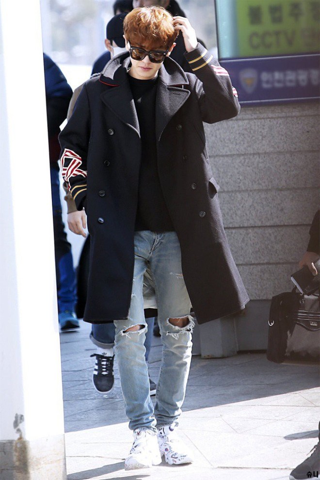 Thời gian không tàn phá được nhan sắc Chanyeol (EXO), nhưng lại hơi nghiệt ngã với quần jeans của anh thì phải - Ảnh 1.