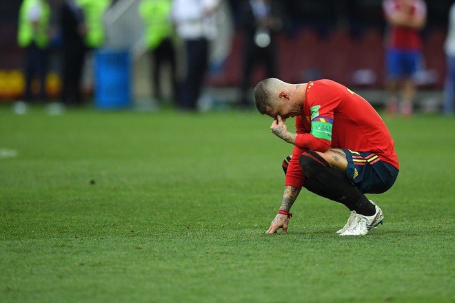Dàn sao Tây Ban Nha sụp đổ, bật khóc tức tưởi sau khi chia tay World Cup 2018 - Ảnh 10.