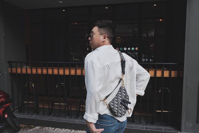 Một ng&agrave;y đẹp trời, bạn tỉnh giấc v&agrave; thấy cả thế giới đeo mẫu t&uacute;i hot nhất thời mẹ m&igrave;nh 2 thập ni&ecirc;n trước - Ảnh 7.