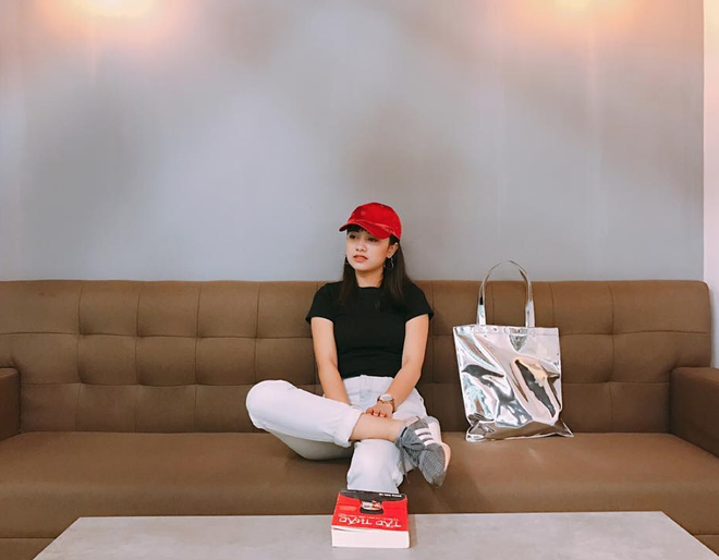 Cuộc sống của &ldquo;Chị ong v&agrave;ng&rdquo; nổi tiếng một thời, v&agrave;o đ&agrave;i truyền h&igrave;nh từ năm 15 tuổi giờ ra sao? - Ảnh 7.