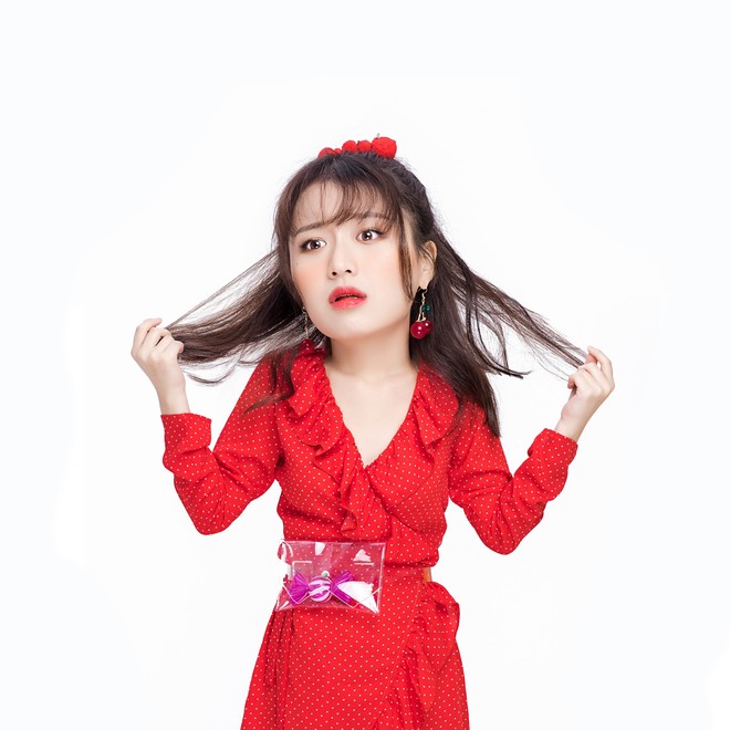 Han Sara khẳng định thương hiệu cô nàng thả thính “lầy lội” nhất showbiz trong MV mới - Ảnh 3.