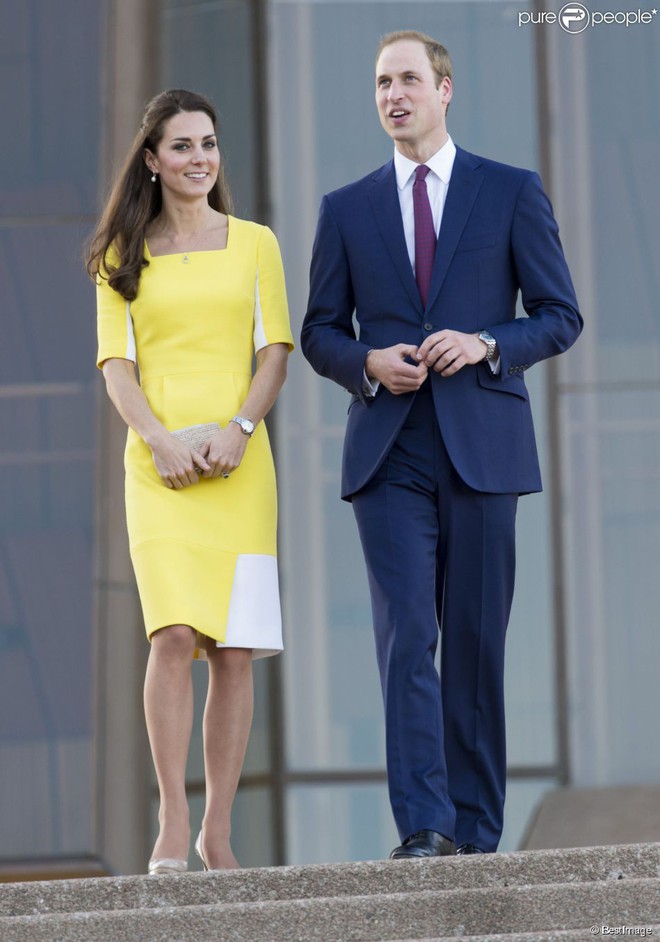 Mặc đẹp là thế, ai ngờ mẫu váy vàng rực rỡ này của Công nương Kate lại từng bị Hoàng tử William ví như 1 quả chuối - Ảnh 4.