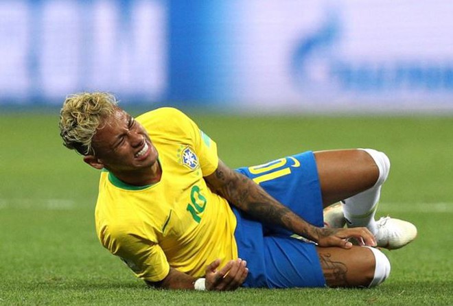 Neymar: T&ocirc;i mất 4-5 tiếng để xử l&yacute; vết thương - Ảnh 1.