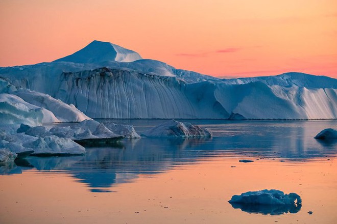 Ngắm vẻ đẹp siêu thực của vịnh băng Ilulissat - Ảnh 4.