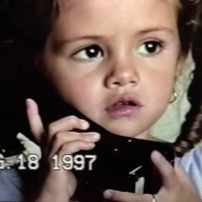 Selena Gomez đ&atilde; tr&ograve;n 26 tuổi v&agrave; đ&acirc;y l&agrave; loạt ảnh chứng minh nhan sắc c&ocirc; từ b&eacute; đến lớn vẫn như một thi&ecirc;n thần! - Ảnh 5.