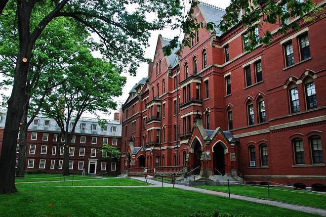 Nhắc đến Harvard, Stanford l&agrave; nhắc đến học bổng, nhưng bạn c&oacute; biết học ph&iacute; ở đ&acirc;y cao như thế n&agrave;o khi học tự t&uacute;c kh&ocirc;ng? - Ảnh 1.