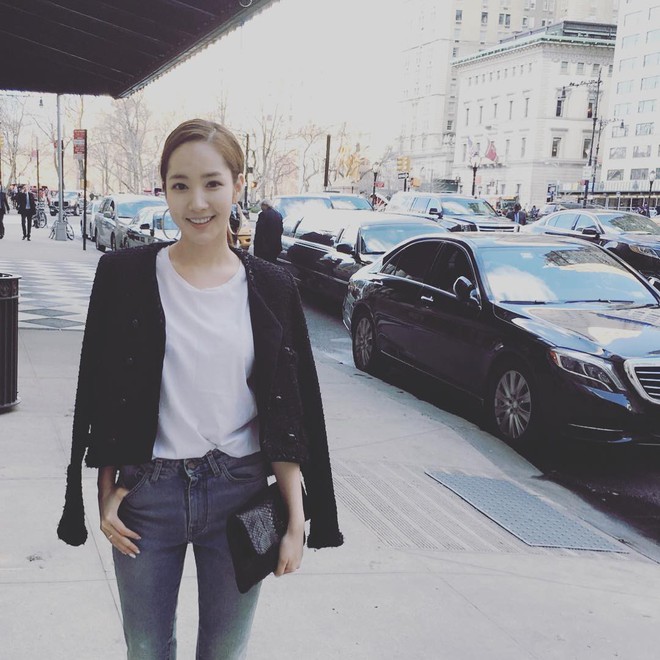 Park Min Young là thư ký sành điệu nhưng style ngoài đời giản dị vô cùng - Ảnh 2.