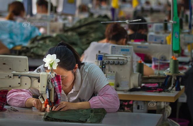 C&aacute;i ngh&egrave;o &aacute;m ảnh v&agrave; khắc khoải trong cuộc thi nhiếp ảnh chụp về sự ngh&egrave;o đ&oacute;i tại Trung Quốc - Ảnh 13.