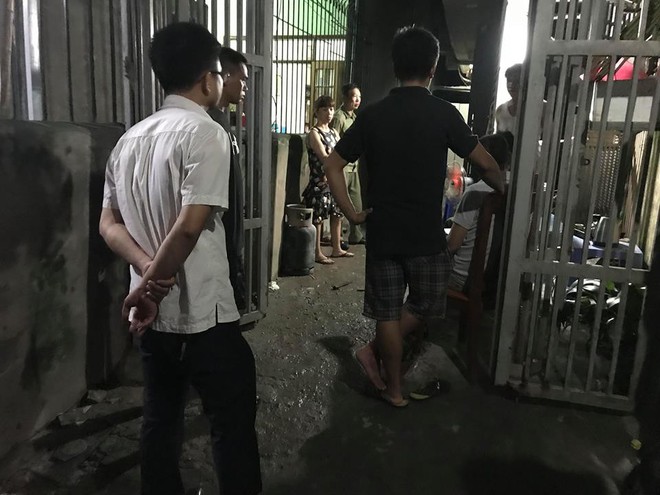 H&agrave; Nội: Con rể cũ đ&acirc;m bố vợ trọng thương rồi đổ xăng đốt nh&agrave; - Ảnh 2.