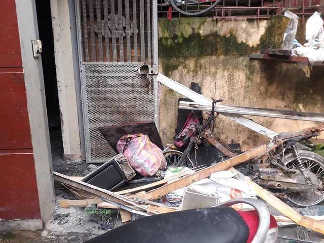 Vụ rể cũ đến h&agrave;nh hung rồi đốt nh&agrave; bố vợ: T&ocirc;i nghe tiếng phụ nữ v&agrave; trẻ con k&ecirc;u kh&oacute;c từ nh&agrave; b&ecirc;n cạnh - Ảnh 2.